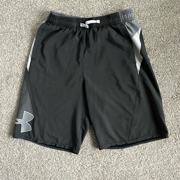 Under Armour Other - Under Armour Youth Boys Size Large Shorts Color Grey.
